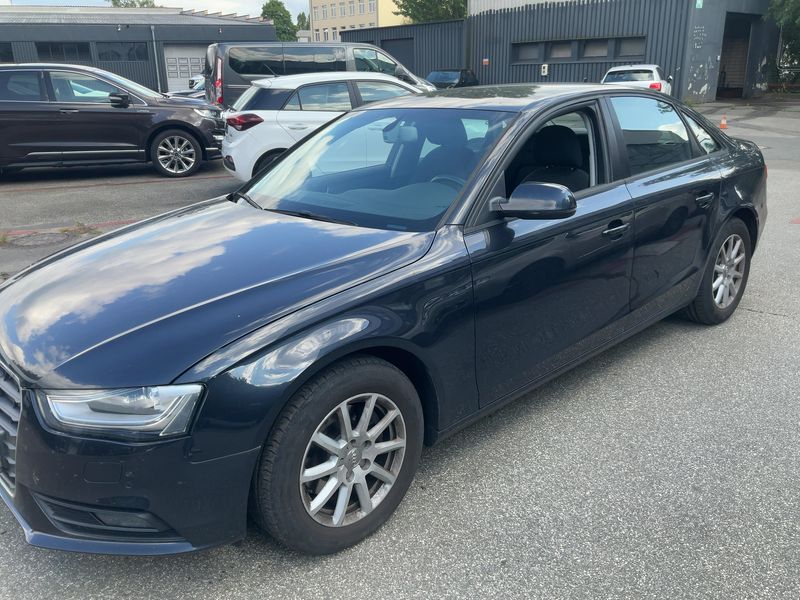 Audi A4 1.8 TFSI Attraction — zdjęcie 2