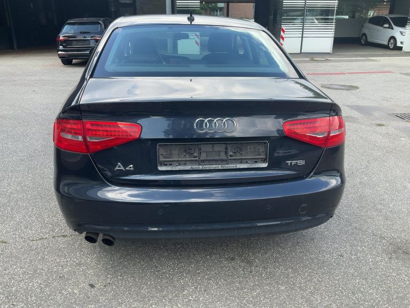 Audi A4 1.8 TFSI Attraction — zdjęcie 5