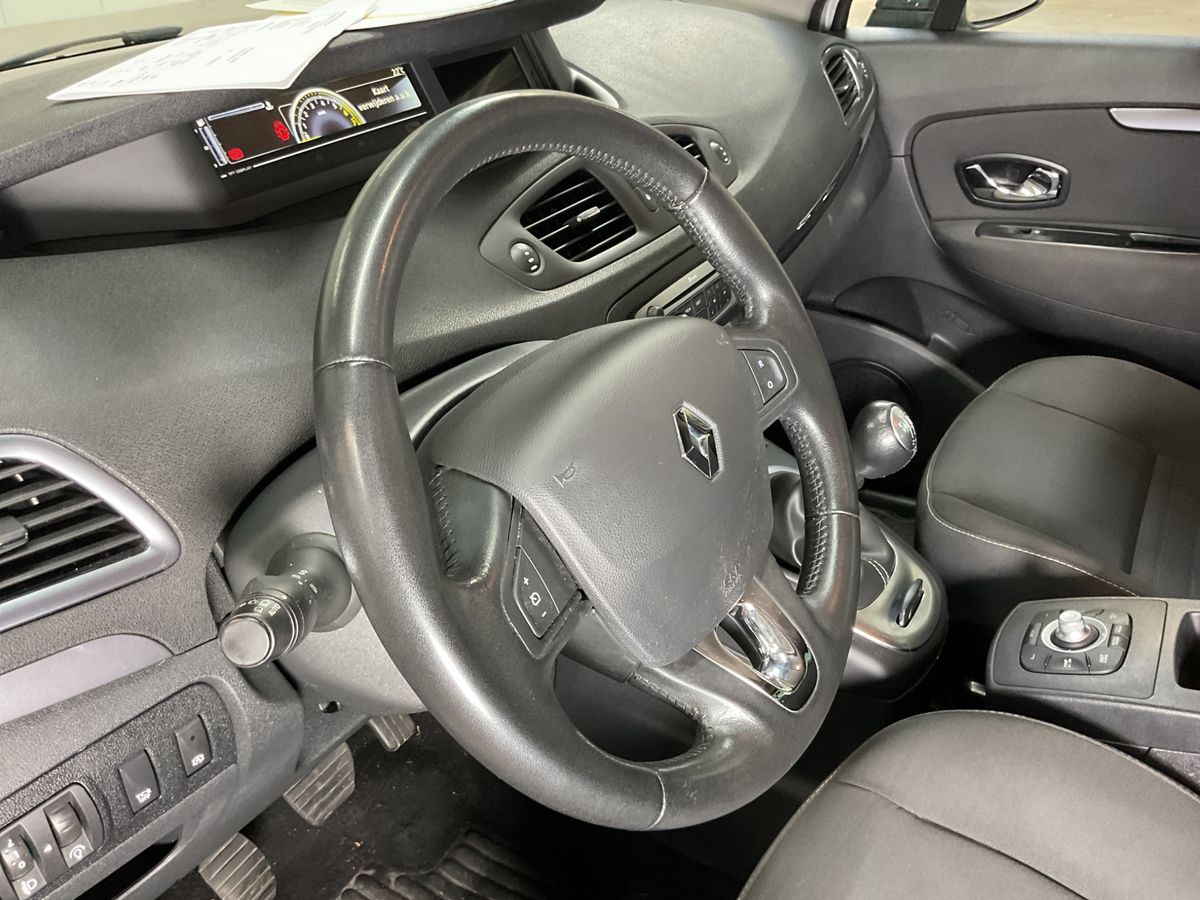 Renault Grand 2015 — photo 47