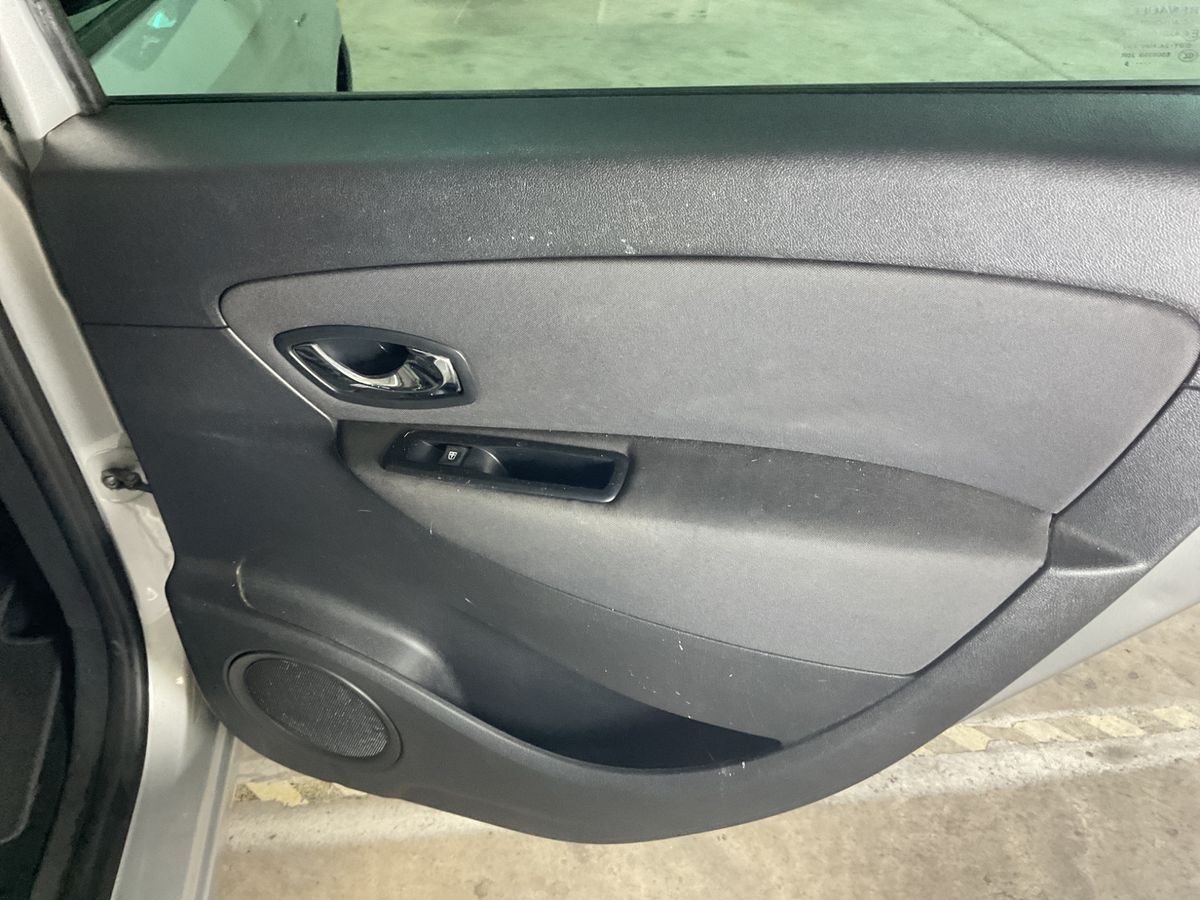 Renault Grand 2015 — photo 40