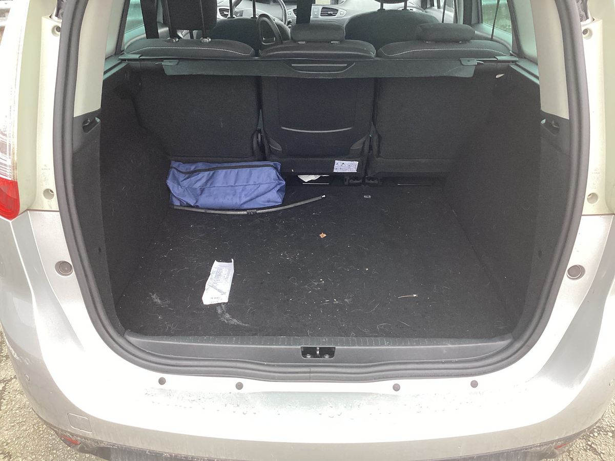 Renault Grand 2015 — photo 16