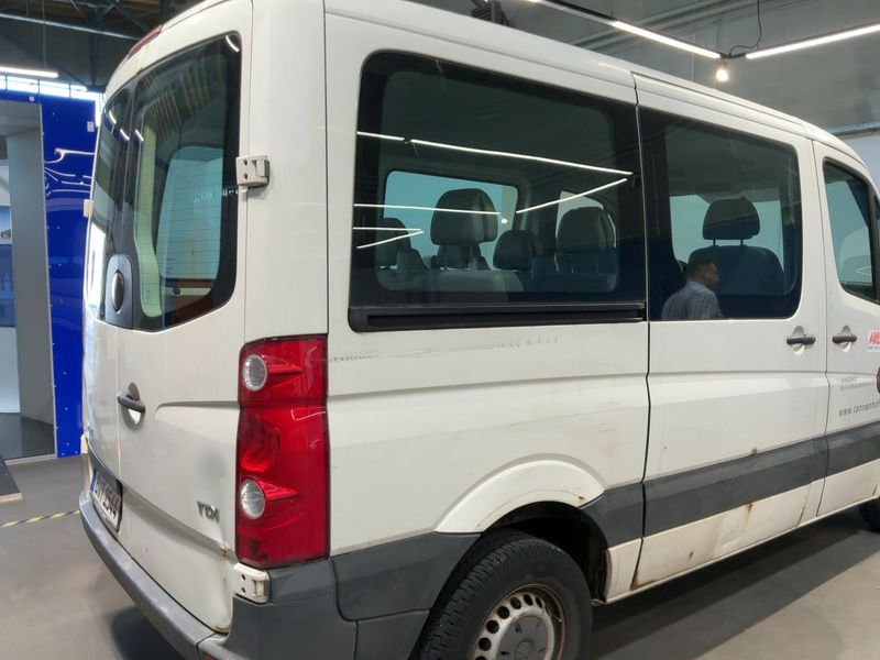 Volkswagen Crafter 2.5 TDI DPF Kombi 30 kurzer Radstand — zdjęcie 6