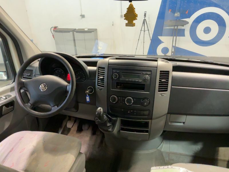 Volkswagen Crafter 2.5 TDI DPF Kombi 30 kurzer Radstand — zdjęcie 12