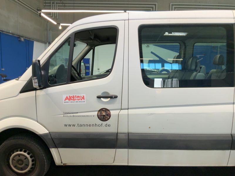 Volkswagen Crafter 2.5 TDI DPF Kombi 30 kurzer Radstand — zdjęcie 4