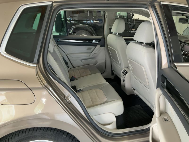 Volkswagen Golf VII Sportsvan 1.4 TSI Highline BlueMotion Tech — zdjęcie 14