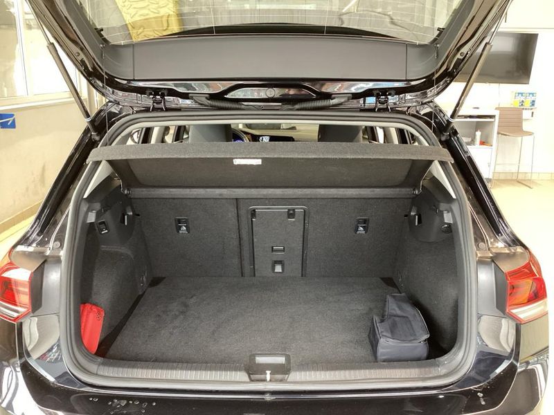 Volkswagen Golf VIII 1.5 TSI ACT Life — zdjęcie 19