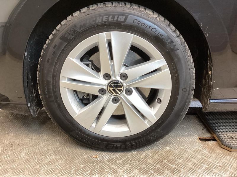 Volkswagen Golf VIII 1.5 TSI ACT Life — zdjęcie 24