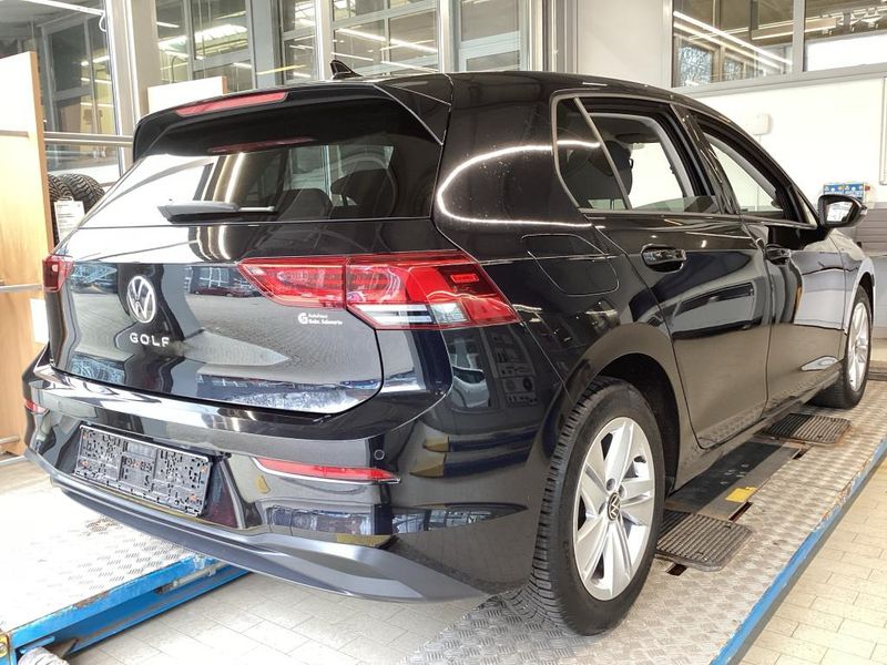 Volkswagen Golf VIII 1.5 TSI ACT Life — zdjęcie 15