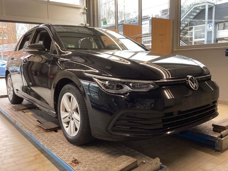 Volkswagen Golf VIII 1.5 TSI ACT Life — zdjęcie 13