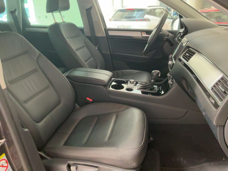 Volkswagen Touareg 3.0 V6 TDI BlueMotion Tech — zdjęcie 11
