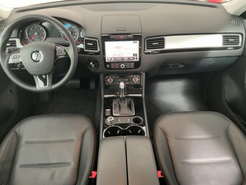 Volkswagen Touareg 3.0 V6 TDI BlueMotion Tech — zdjęcie 12