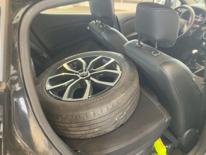 Renault Clio 0.9 Intens 2019 – снимка 20