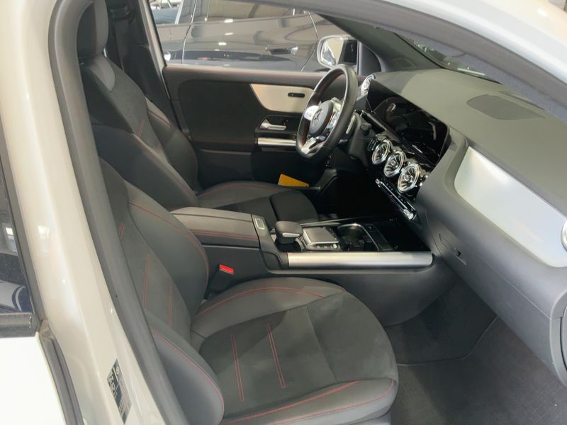 Mercedes-Benz GLA-Klasse GLA 200 AMG Line — zdjęcie 11