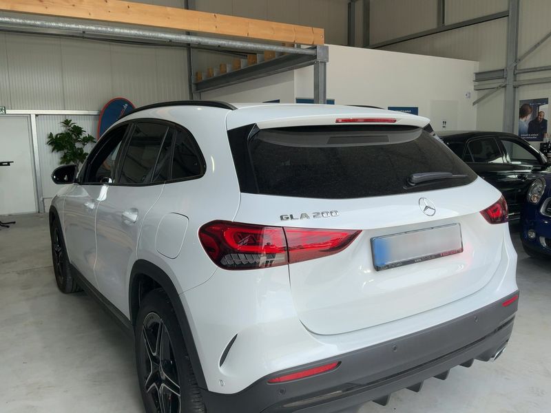 Mercedes-Benz GLA-Klasse GLA 200 AMG Line — zdjęcie 3