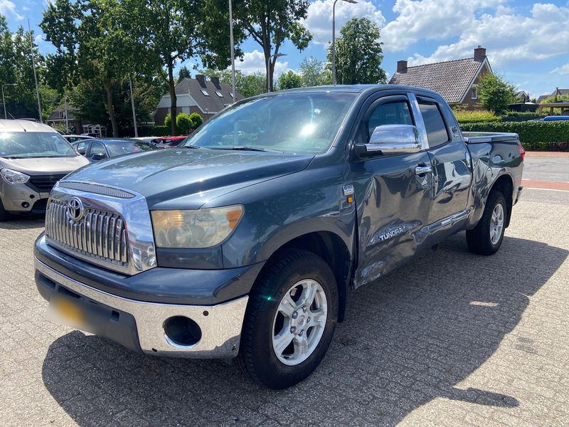 Land Cruiser 4.7 V8 100 Executive