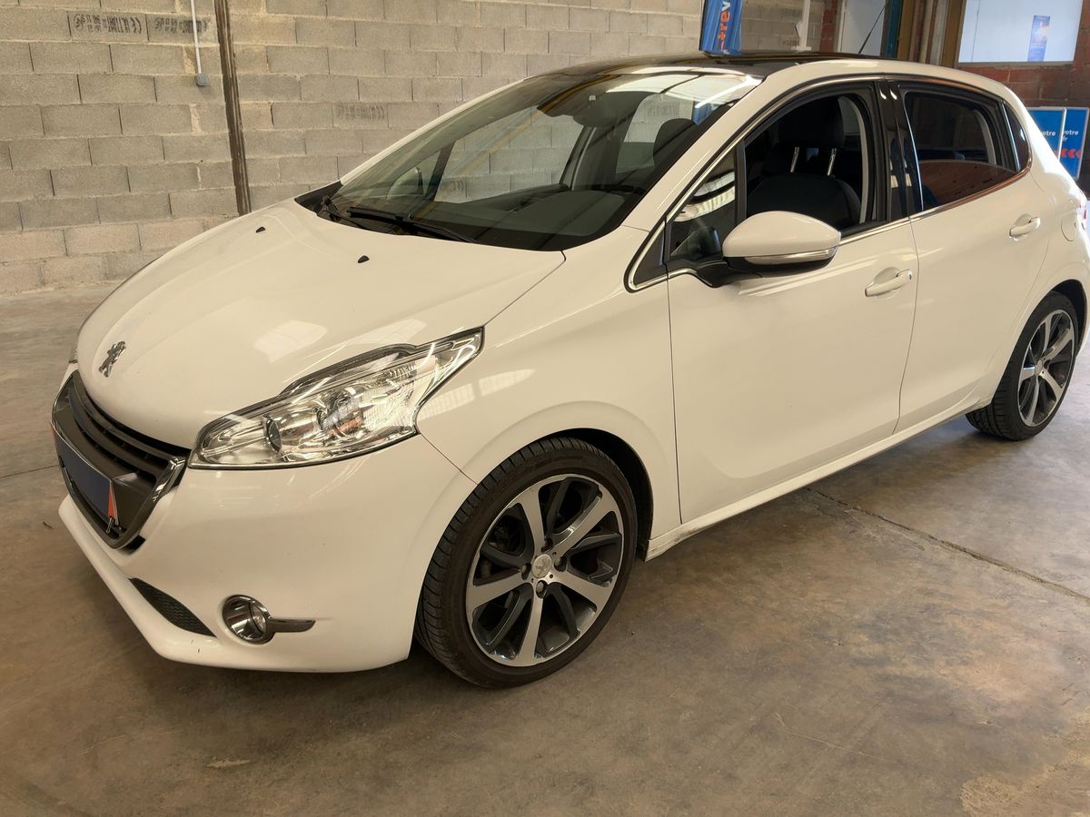 Peugeot 208 1.6 e-HDi Féline