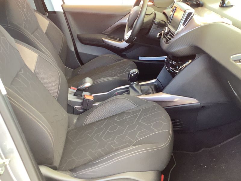 Peugeot 2008 1.6 e-HDi Active 2014 – снимка 16