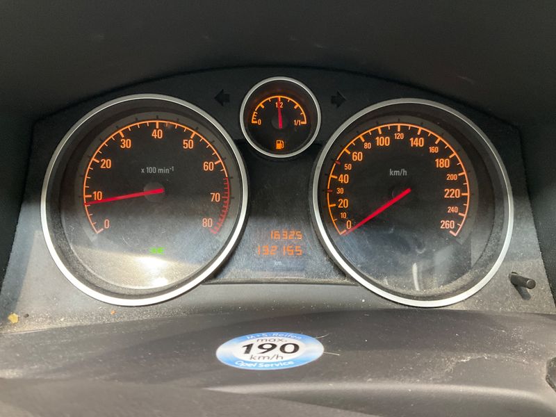 Opel Astra 1.6 Edition — zdjęcie 4
