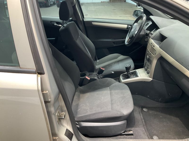 Opel Astra 1.6 Edition — zdjęcie 3