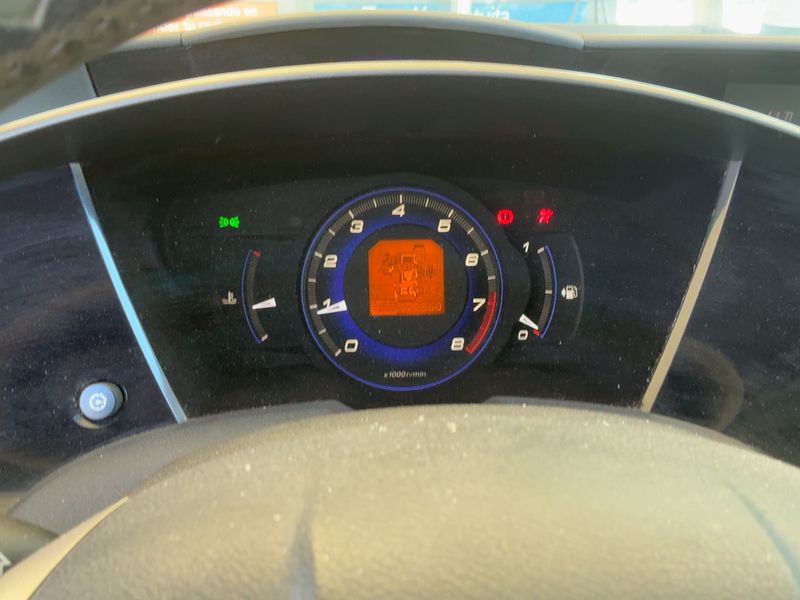 Honda Civic 1.8 VTEC Sport — zdjęcie 13