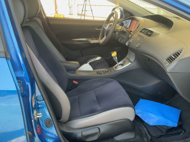Honda Civic 1.8 VTEC Sport — zdjęcie 11