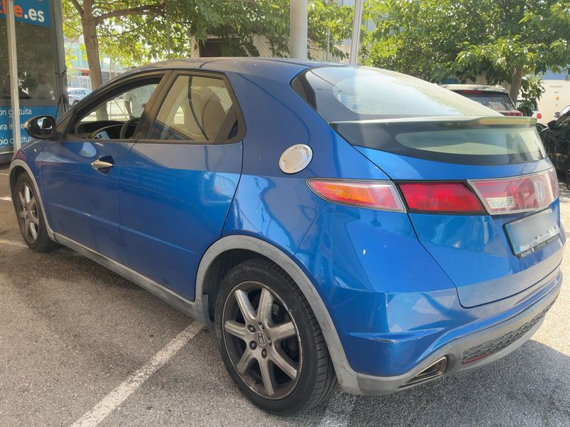 Honda Civic 1.8 VTEC Sport — zdjęcie 3