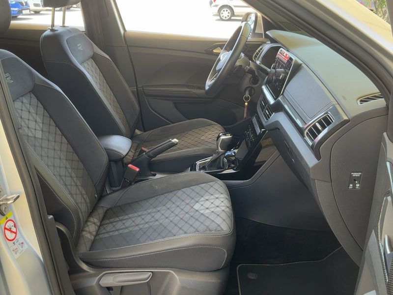 Volkswagen T-Cross 1.0 TSI R-Line — zdjęcie 11