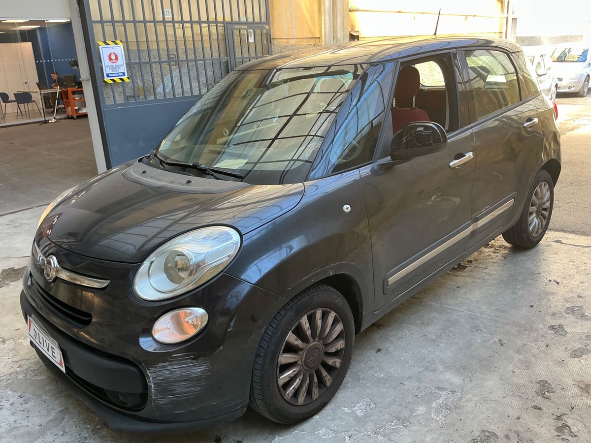 Fiat 500L 2015 — photo 1