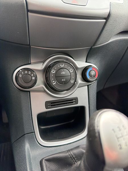 Ford Fiesta 1.25 Trend — zdjęcie 15