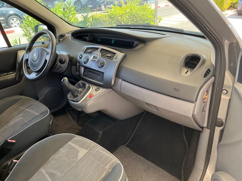 Renault Megane 1.5 dCi Dynamique Confort — zdjęcie 3