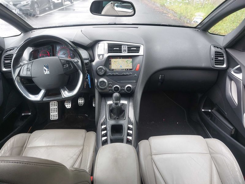 DS Automobiles DS5 2.0 Blue-HDi SportChic — zdjęcie 11