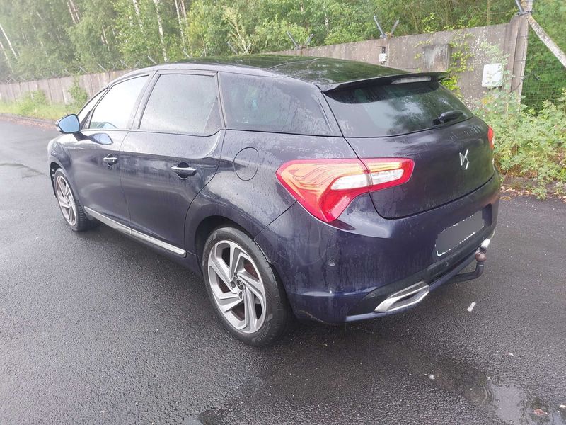 DS Automobiles DS5 2.0 Blue-HDi SportChic — zdjęcie 3