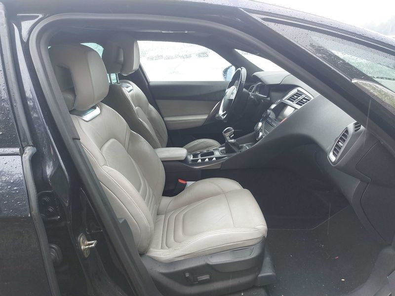 DS Automobiles DS5 2.0 Blue-HDi SportChic — zdjęcie 10