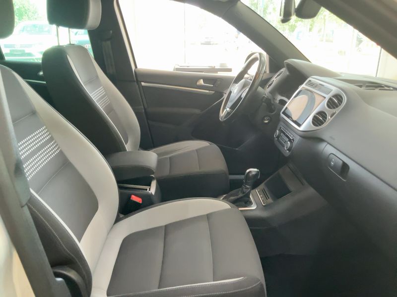 Volkswagen Tiguan 2.0 TSI Life 4Motion 2013 – снимка 16