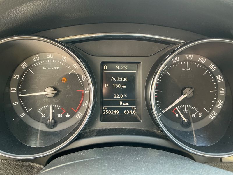Skoda Superb 1.6 TDI GreenLine 2012 – снимка 4