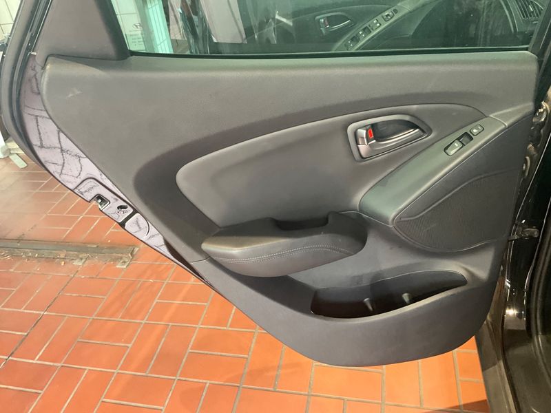 Hyundai ix35 1.6 Trend Blue 2WD 2014 – снимка 38