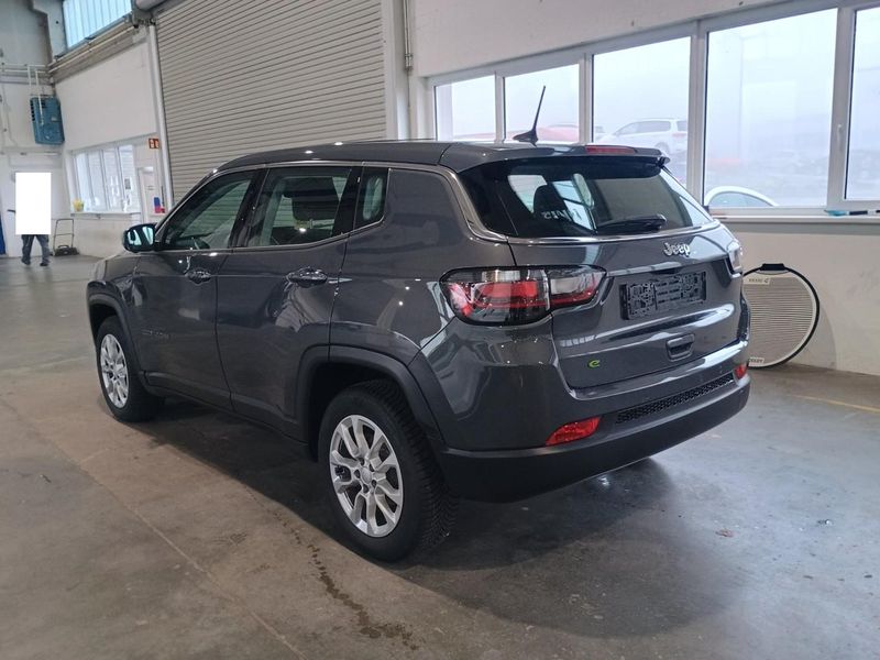 Jeep Compass 1.5 GSE T4 e-Hybrid Altitude — zdjęcie 2