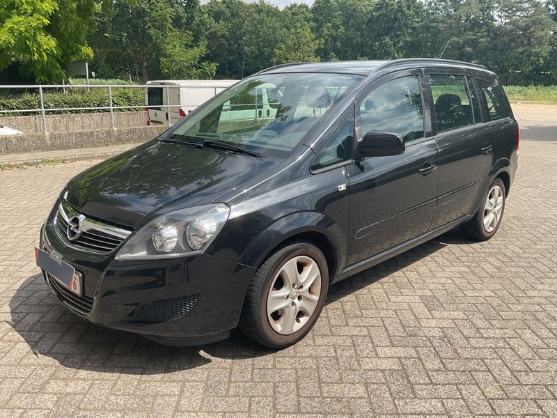 Opel Zafira 1.6 Family Plus