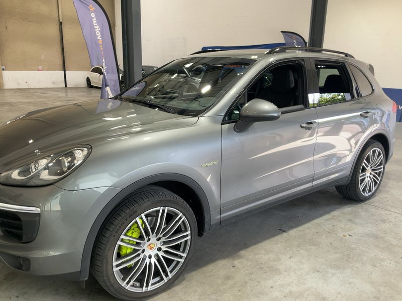 Porsche Cayenne S E-Hybrid — zdjęcie 2
