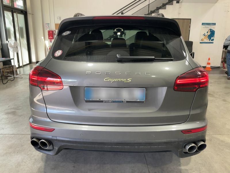 Porsche Cayenne S E-Hybrid — zdjęcie 5