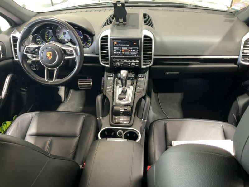 Porsche Cayenne S E-Hybrid — zdjęcie 12