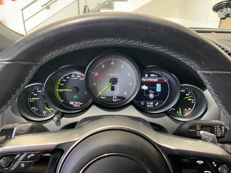 Porsche Cayenne S E-Hybrid — zdjęcie 13