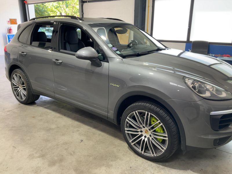 Porsche Cayenne S E-Hybrid — zdjęcie 8