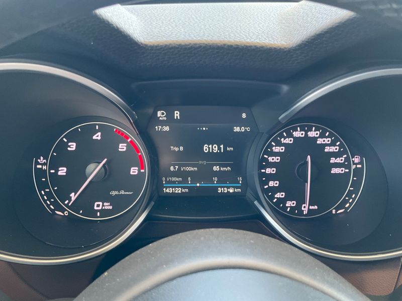 Alfa Romeo Stelvio 2.2 JTDM Super 2WD — zdjęcie 13