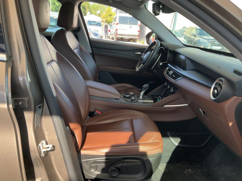 Alfa Romeo Stelvio 2.2 JTDM Super 2WD — zdjęcie 11