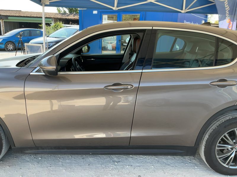 Alfa Romeo Stelvio 2.2 JTDM Super 2WD — zdjęcie 4