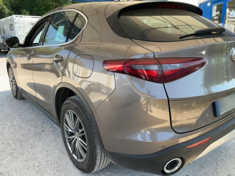 Alfa Romeo Stelvio 2.2 JTDM Super 2WD — zdjęcie 3