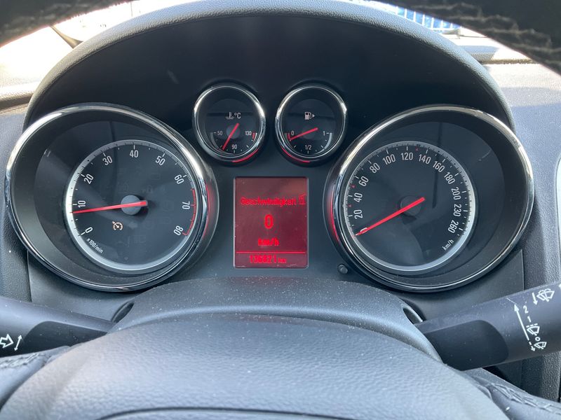 Opel Astra 1.4 Turbo Active 2013 – снимка 4