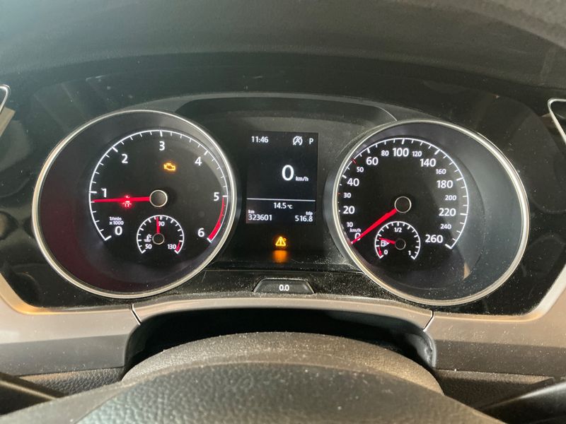 Volkswagen Touran 2.0 TDI Trendline BlueMotion Tech — zdjęcie 13