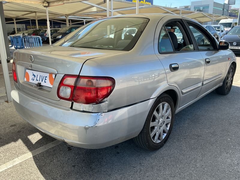 Nissan Almera 1.5 Acenta — zdjęcie 2